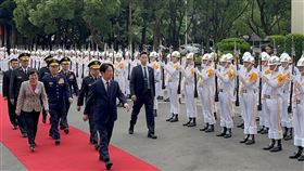 賴總統出席警大畢典總統賴清德（前左）6日出席中央警察大學畢業典禮，警大樂儀隊列隊歡迎。中央社記者葉臻攝  114年6月6日