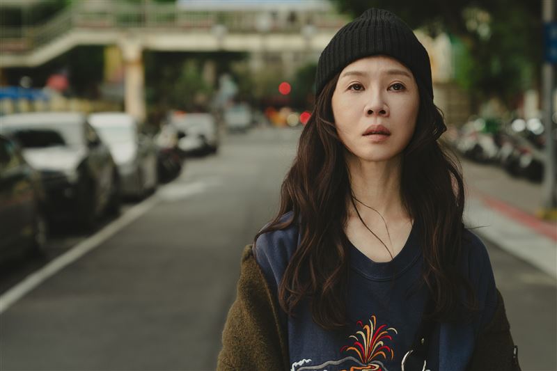 謝盈萱坦言,面對長輩慢慢的老去這件事,對她來說十分困難。(圖/Netflix提供)