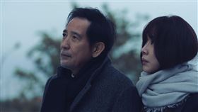 《忘了我記得》謝盈萱與父親秦漢相依為命 不堪壓力情緒爆發怒吼「我要丟下你！」。（圖／Netflix提供）