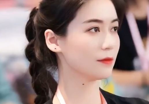 網紅「侯麗麗」,不幸在6月3日因急性腦梗病逝,年僅34歲。(圖/翻攝自微博)