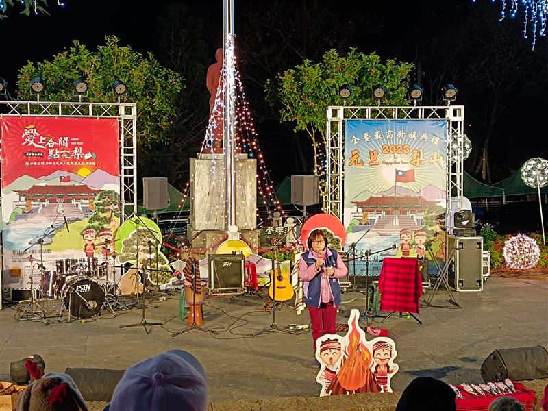 蔣公銅像是梨山地區的重要地標,跨年、升旗典禮都在此舉辦。(圖/翻攝畫面)