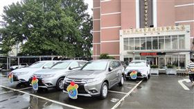 國際同濟會台灣總會捐贈7輛偵防車給新北市警局。（圖／翻攝畫面）