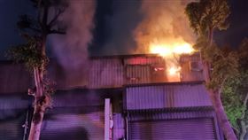 台中鐵皮工廠大火！已延燒3棟廠房