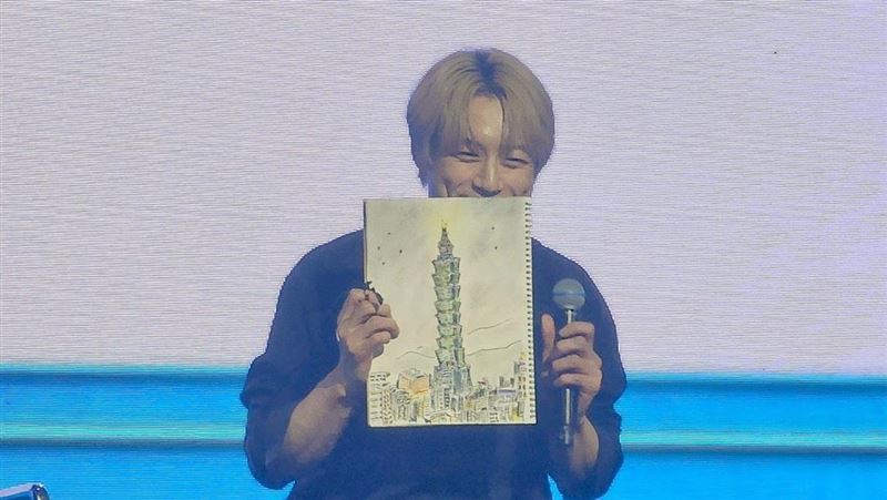 坂口健太郎突下跪道歉　告白：老婆我愛你