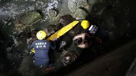 澎湖,馬公市,救生艇,女子,落水,救援,光榮碼頭,溺水▲圖片描述。（圖／翻攝畫面）