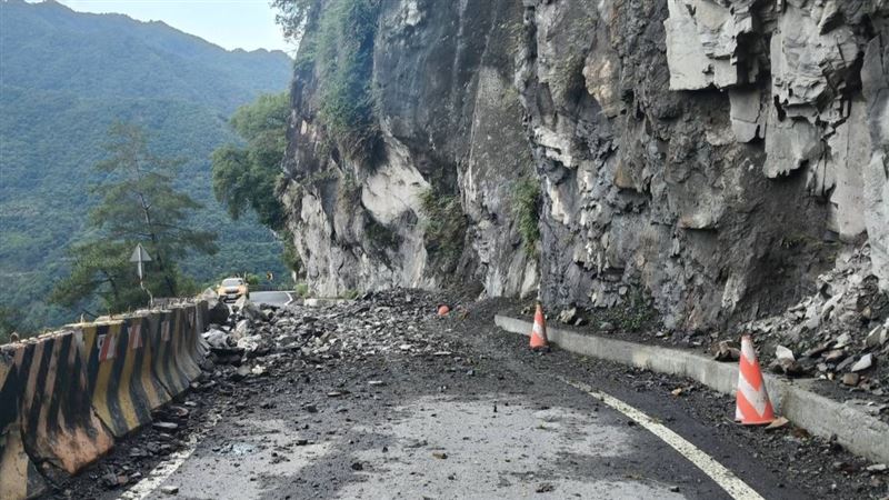 台東縣海端鄉台20線174K+400公里處（利稻路段）坍方。（圖／翻攝自公路總局官網）