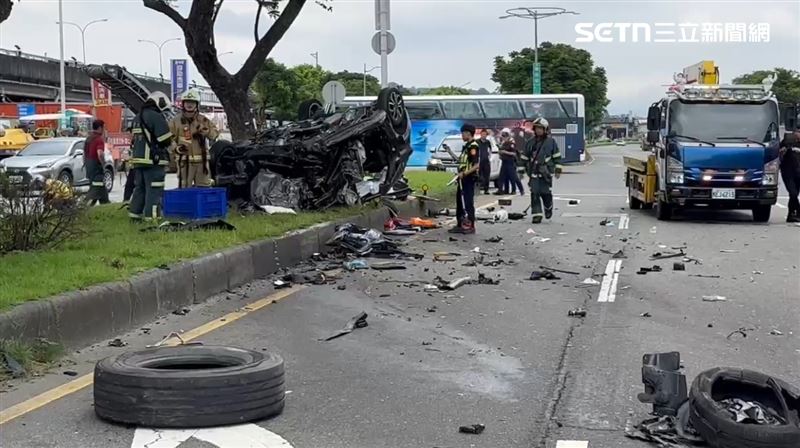 台北松山車禍，小客車母子傷重送醫不治。（圖／翻攝畫面）