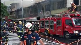 永和區一處民宅因不明原因發生火警。（圖／翻攝畫面）