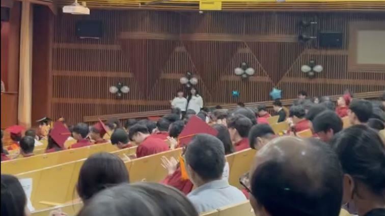現場家長爆發口角,經校方調解無效臨時宣布取消。(圖/翻攝自Threads)