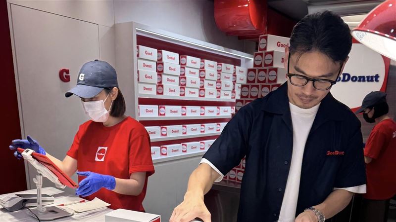 阿Ken賣甜甜圈憶童年　胡瓜一吃竟停不了