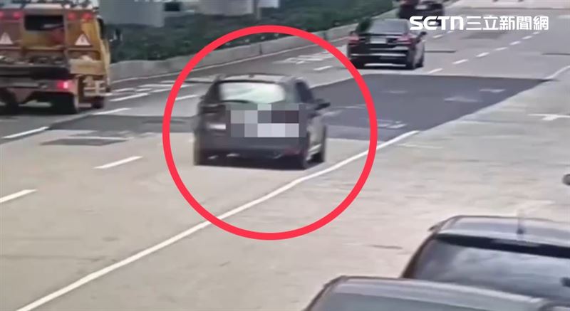 北市劉男開車載送母親行經撫遠街時撞上遊覽車雙亡。（圖／翻攝畫面）