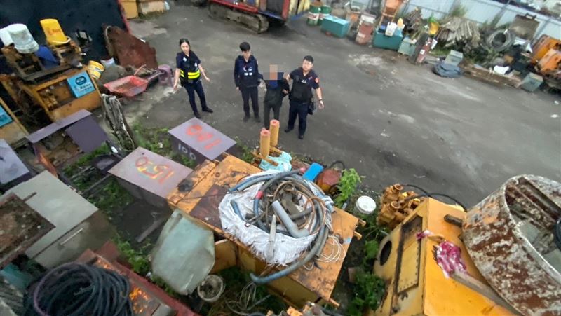 工廠內的電纜線經常被泰國籍男子給竊走，讓廠方相當無奈。（圖／警方提供）