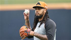 ▲統一獅洋投飛力獅做光療指甲，希望改善時常破皮的問題。（圖／統一獅提供）