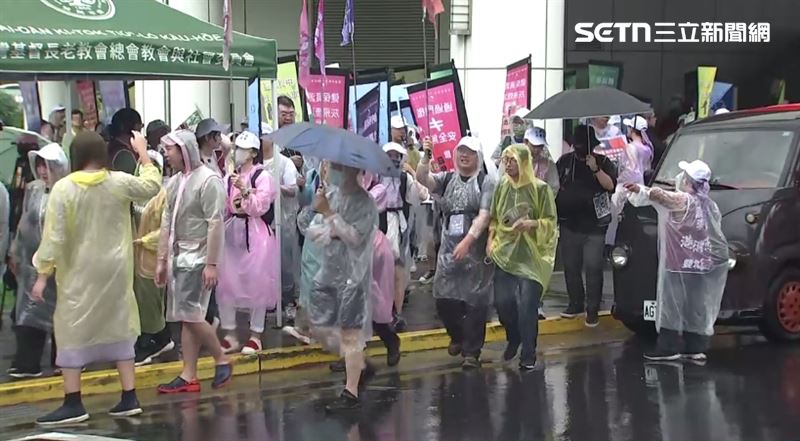 【港湖熱戰迎三階，公民力量大團結】記者會暨大遊行。（圖／翻攝畫面）