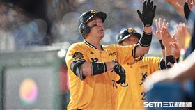 ▲中職36年例行賽，中信兄弟一壘手許基宏敲出單場第2發2分砲。（圖／記者劉彥池攝影）