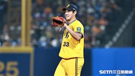 ▲中職36年例行賽，中信兄弟先發投手鄭浩均前5局僅挨1安。（圖／記者劉彥池攝影）