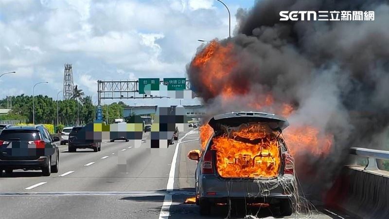 新／他開到國道仁德段突冒煙　下秒火吞車
