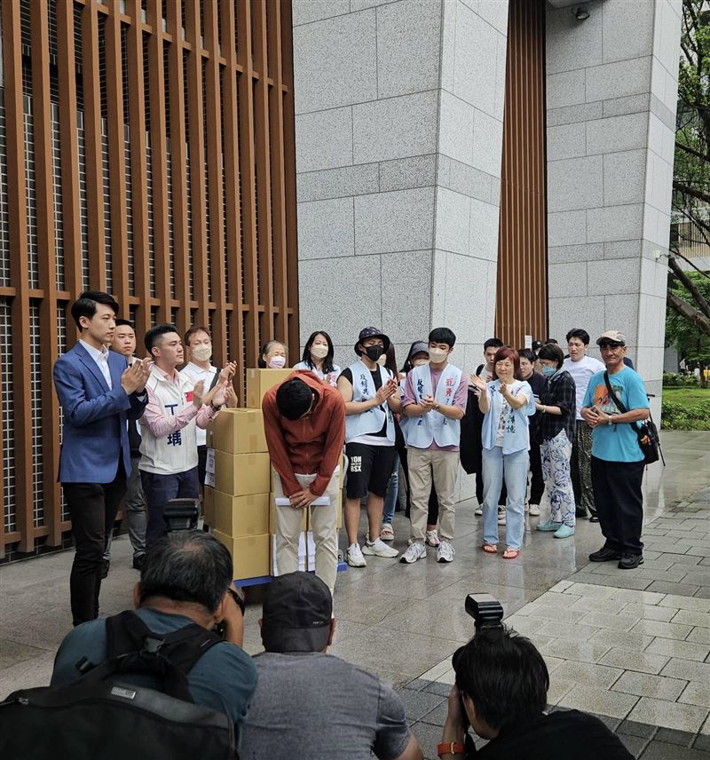 李孝亮強調，雖然這場罷免戰役最終未能達標，但我們知道&mdash;&mdash;我們沒有輸。（圖／翻攝自李孝亮臉書）
