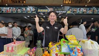 本土男星超狂副業曝光！喊話：親自服務