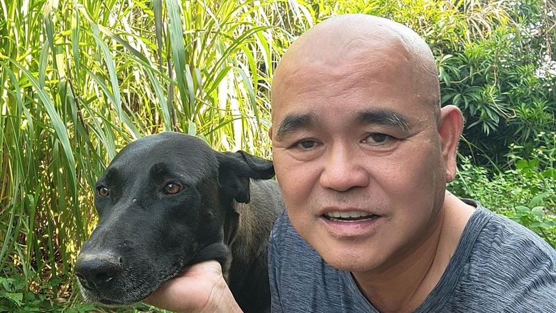 本土劇藝人又出事！直播嗆警：有搜索票嗎