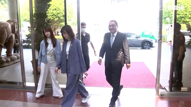 趙少康點名「母雞護小雞」　侯友宜這樣說