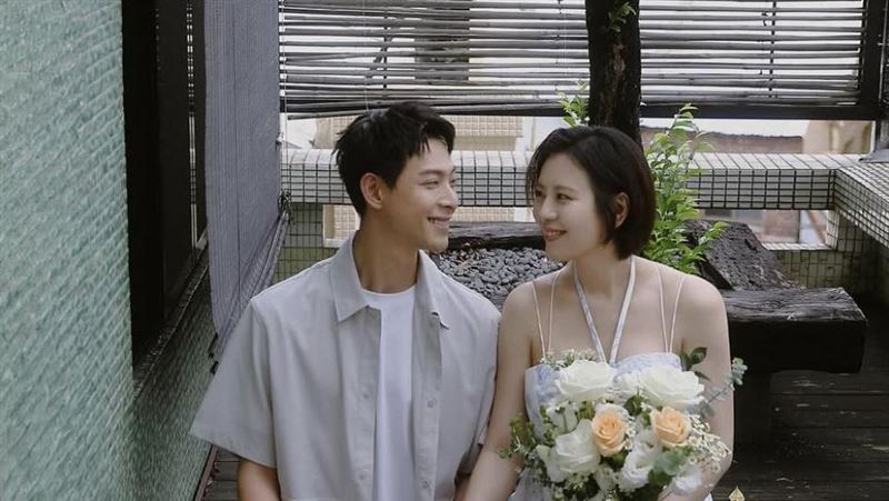 恭喜！劉品言認愛連晨翔　已婚懷孕3個月