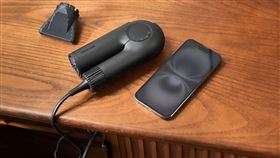 TESCOM TD860 miniGo尺寸仿若iPhone超迷你。（圖／品牌業者提供）