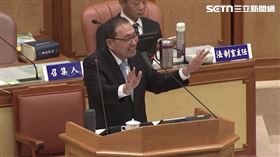 ▲新北市議會市政總質詢，綠議員力勸參選黨主席，侯友宜回答「你不要關心我個人的事情。」（圖／翻攝畫面）