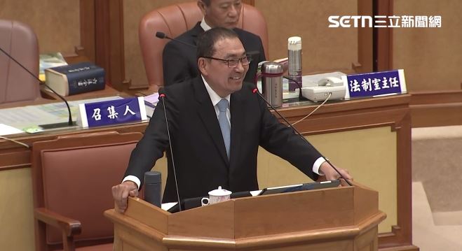 新北市議會市政總質詢，綠議員力勸參選黨主席，侯友宜回答「你不要關心我個人的事情。」（圖／翻攝畫面）