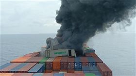 萬海旺春輪失火！印度調派機艦助救援　2台灣船員仍失蹤（圖／翻攝自印度海岸防衛隊X）