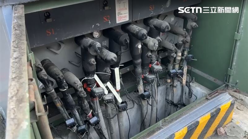 高雄三民區今天（10日）清晨，因地下電纜故障，發生停電事故，造成321戶無電可用。（圖／翻攝畫面）