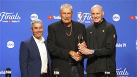 ▲NBA名人堂級傳奇教頭尼爾森（Don Nelson）獲頒終身成就獎。（圖／美聯社／達志影像）