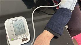 量血壓(讀者提供)