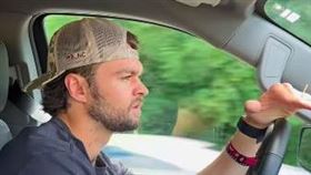 24歲美國歌手康納·史密斯 (Conner Smith)開車撞死老婦（圖／翻攝自IG）