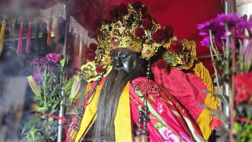 城隍爺發威　情侶刮中兩千萬