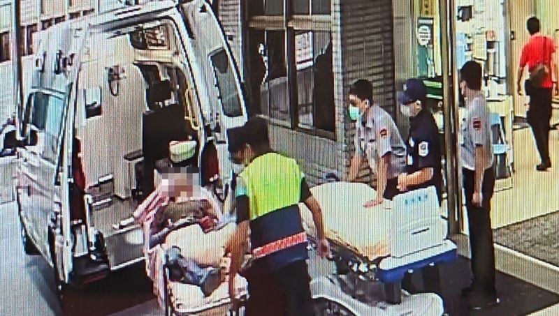 36歲裝潢師傅遭圓盤切割器重創下體,被緊急送醫搶救。(圖/翻攝畫面)