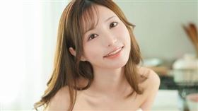 AV女優天使萌宣布明年6月引退，讓粉絲相當不捨。 (圖／翻攝amatsuka.moe IG)
