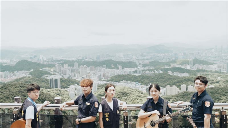 內湖警分局創作感動的主題曲並拍成MV。(圖/翻攝畫面)