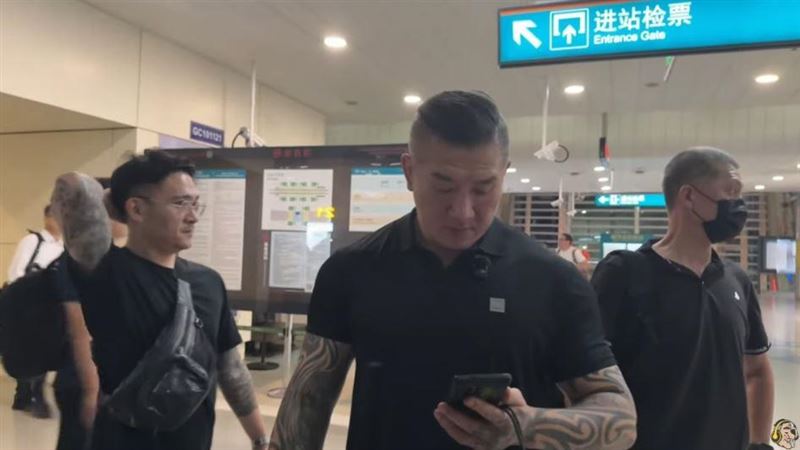 館長上海直播人數破10萬　徐巧芯也來了