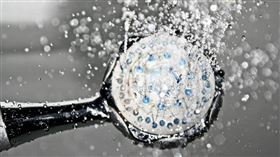 長期洗澡時尿尿「女生恐失禁」！醫師示警