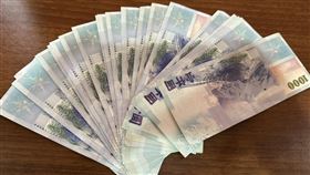 ▲國泰臺灣加權正分割後，成為市場上一張不到3萬台股正2 ETF。（示意圖／記者余國棟攝影）