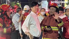 陳其邁,高雄,眼鏡,招牌,黑框,市長,公務車,素顏,火警,網友,七賢大樓,鹽埕區