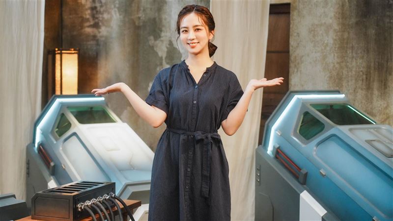 突震撼宣布當媽　40歲周曉涵小12歲女兒曝