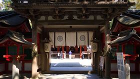 旅客應避免穿過於暴露的衣服參拜日本神社。（示意圖，photoAC）