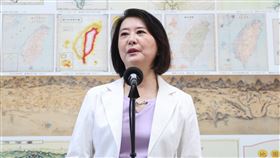 前助理林岳龍涉違國安法  王鴻薇受訪回應國民黨立委王鴻薇（圖）前助理林岳龍涉嫌違反「國安法」，並將立委個資洩露給中共情治單位；王鴻薇11日上午在立法院接受媒體聯訪回應此事。中央社記者趙世勳攝  114年6月11日