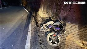 環山公墓,車禍,自摔,離奇,台中,外籍,移工,命危（圖／翻攝畫面）