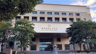 女騎士遭路樹砸傷求國賠　嘉院准了