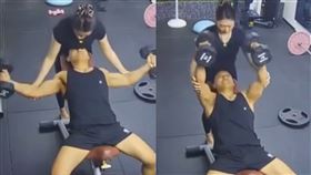 中國,健身,女教練,豪乳,微博,胸部,男學員（圖／翻攝自微博）