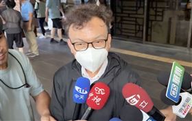 ▲鄭正鈐出庭後請回，表示此次針對高端疫苗的提告，已向檢方說明清楚。（圖／翻攝畫面）