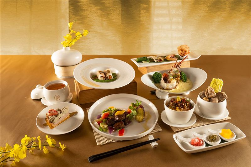 「蘊藏套餐粵旬藝」每位1,880元起，內有高級食材如龍蝦、骰子牛、松露鮑魚等搭配新派粵菜的經典工藝，呈現豐盛美饌。（圖／飯店旅宿業者提供）